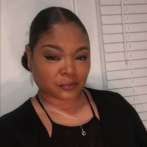 Meet your Posher, Leslie